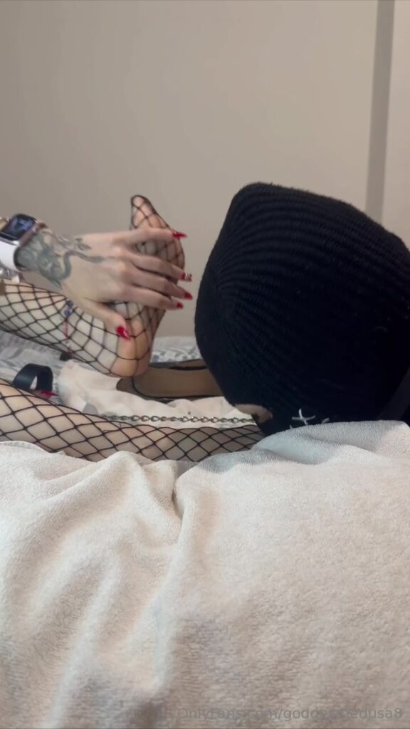 Long deep feet and gagging