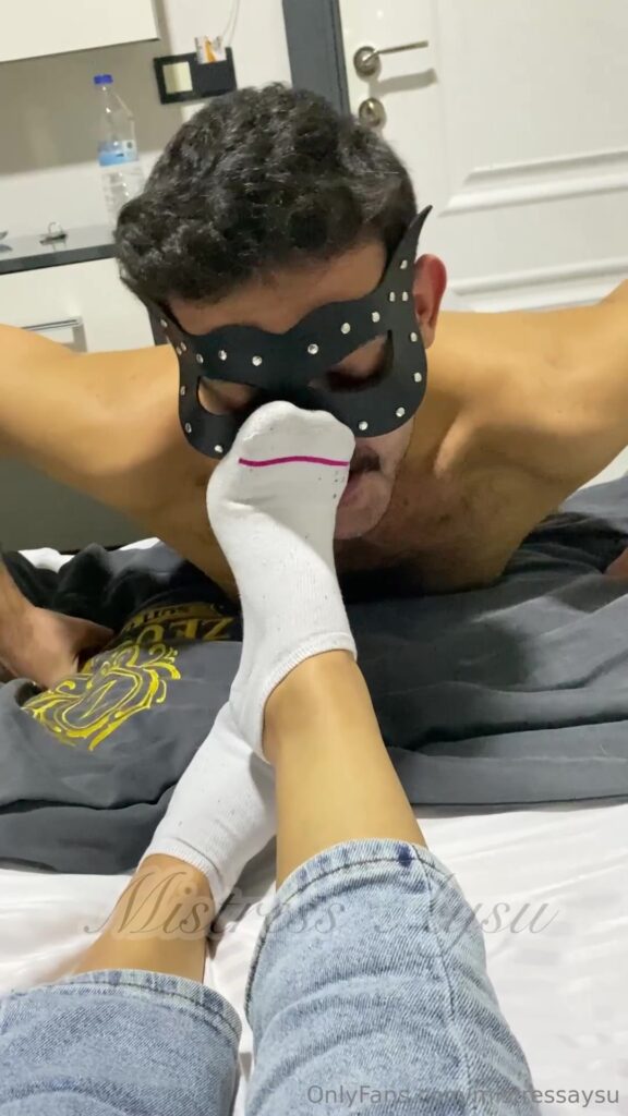 Kokla çoraplarımı piç kurusu!